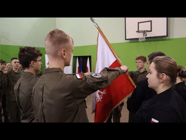 Miniatura filmu: ŚLUBOWANIE UCZNIÓW ODDZIAŁU PRZYGOTOWANIA WOJSKOWEGO | ZWIERZ.TV
