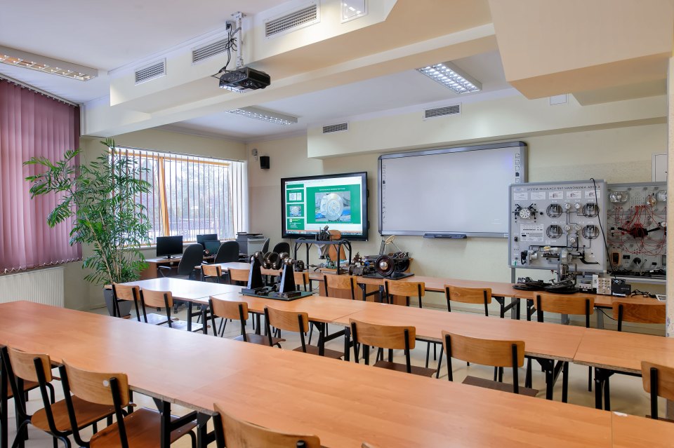 Pracownia WT2 — Diagnostyka i technika samochodowa, ujęcie 2.