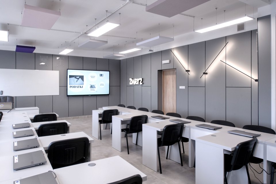 Sala 207 — Pracownia przedmiotów ekonomicznych, ujęcie 1.