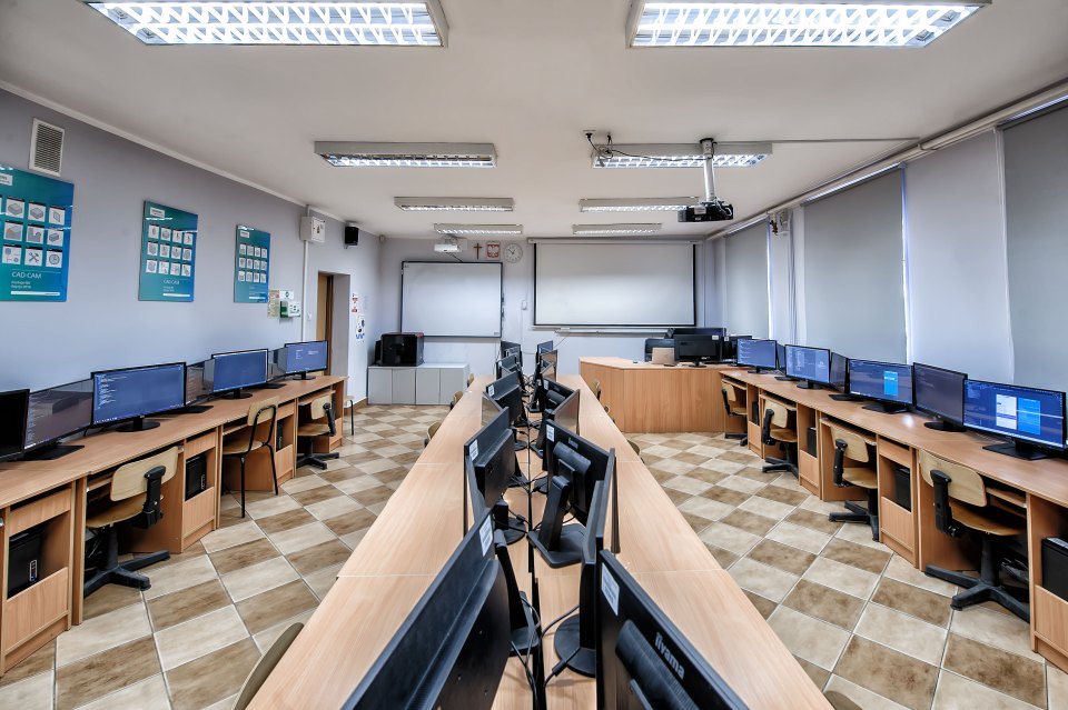 Sala 007 — Pracownia komputerowa, ujęcie 2.