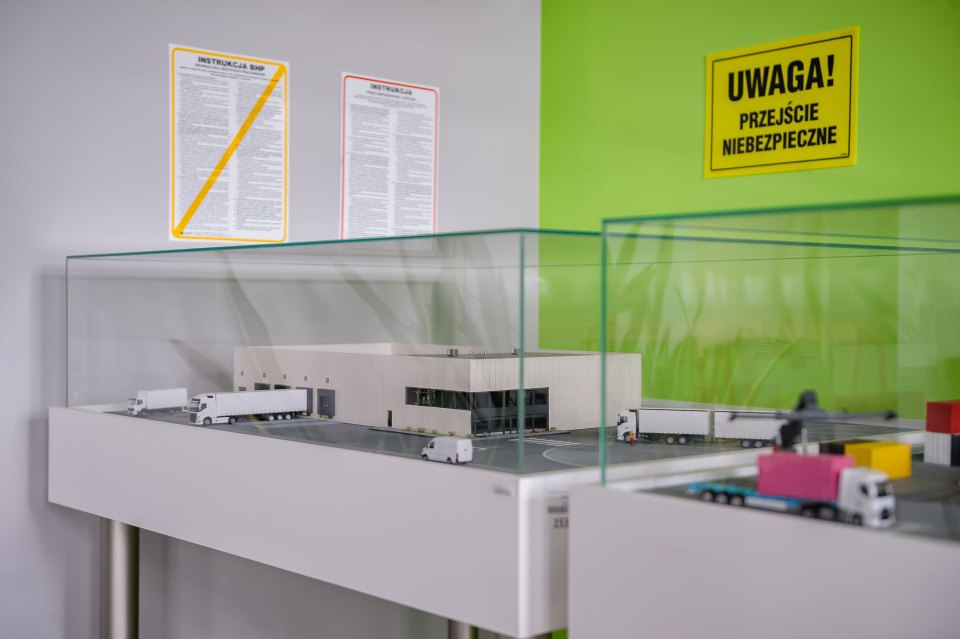 Sala 208 — Pracownia logistyczna, ujęcie 5.